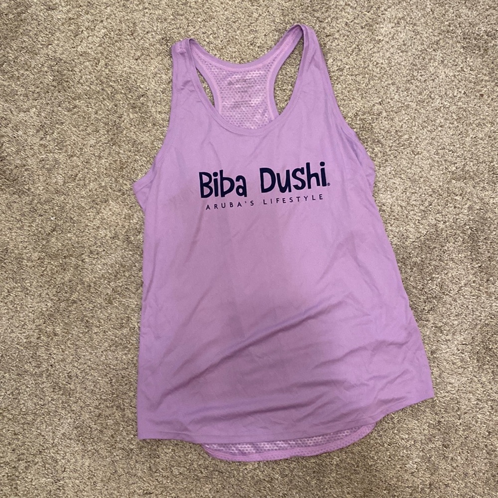 Lavender tank that says “biba dushi Aruba lifestyle”